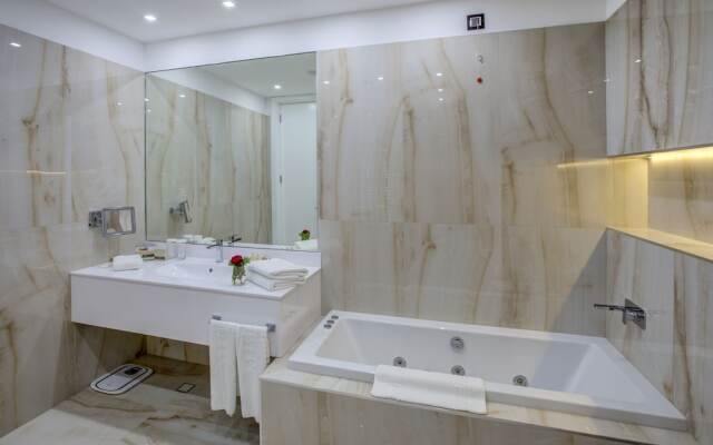 Курортный отель Merit Grand Mosta Casino & SPA