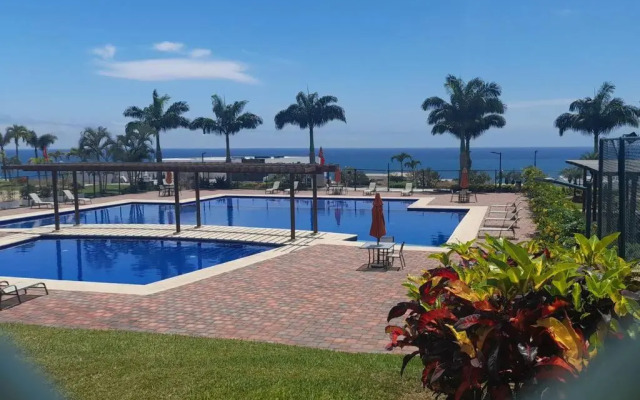 Espectacular casa grande vacacional en Manta!