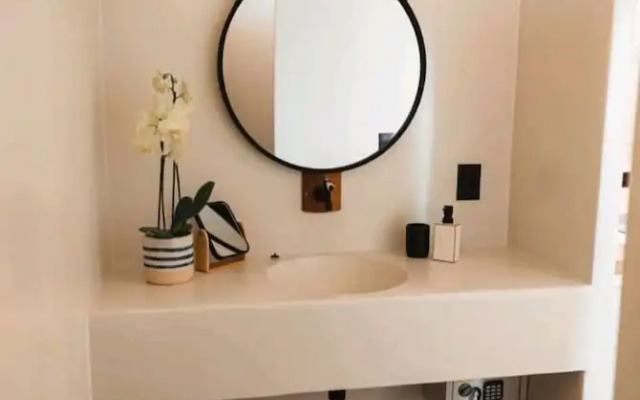 Outro Beach Club Hotel