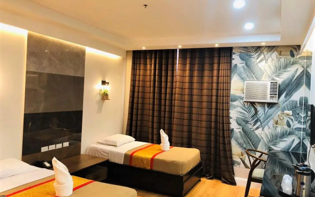 Grand Astoria Hotel