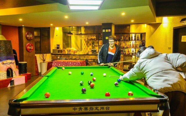 Comma Travel International Youth Hotel