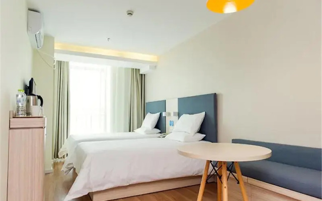 Hanting Express Chengdu Gaoxin District Century City