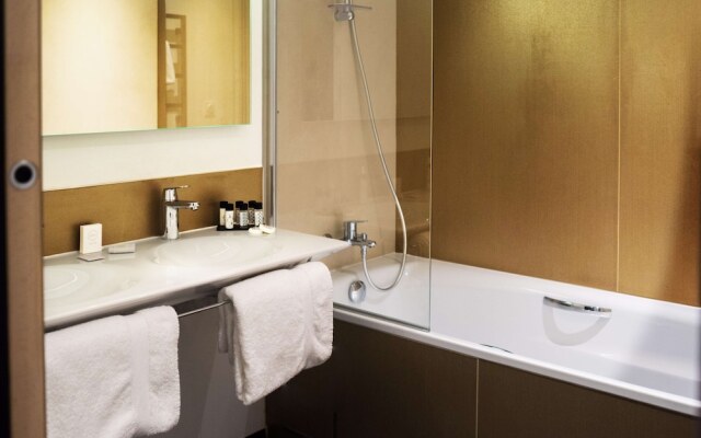 Kyriad Prestige Amiens Poulainville - Hotel and Spa