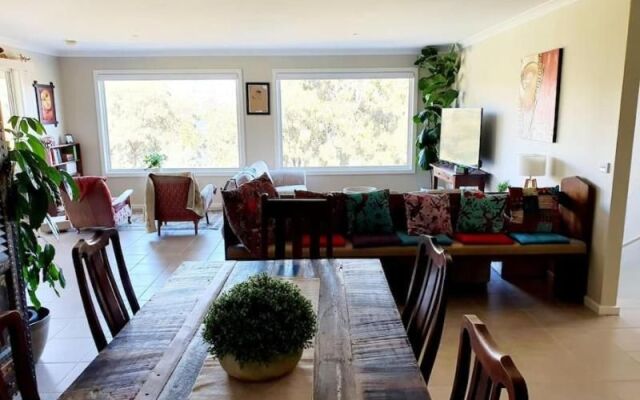 Scenic Villa-Second Storey