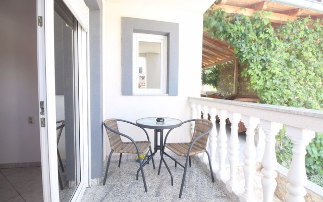 Zora - Garden Terrace and Grill - A1