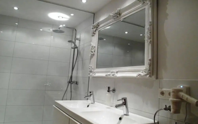 Lake Constance Hearts