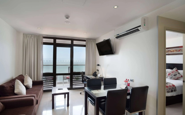 Ramada Suites by Wyndham Wailoaloa Beach Fiji Hotel