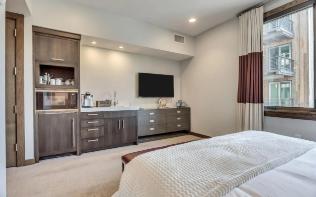 Stein Eriksen Residences