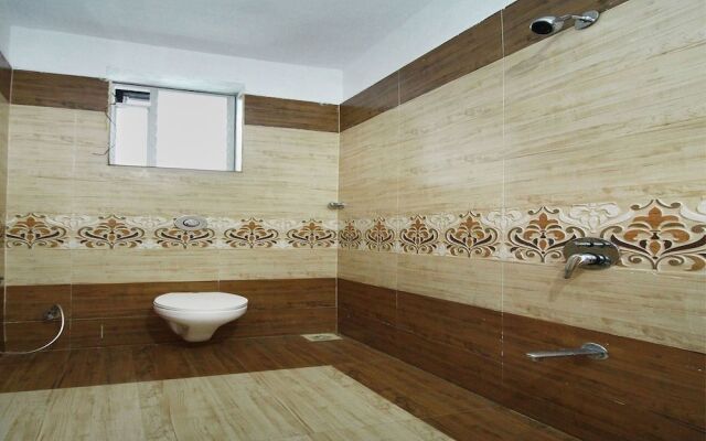 Capital O 13489 Garuda Comforts