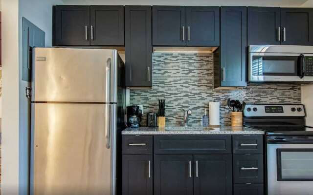 Centrally Located Studio Near Downtown