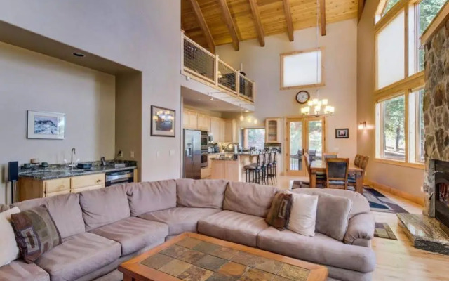 Skislope Sanctuary Close to Outdoor Activities