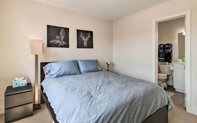 Rooftop Deck & City Views: Denver Abode!