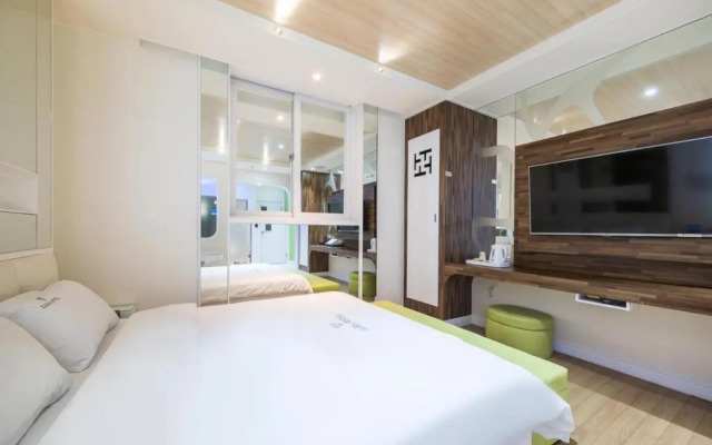 Zara Hotel Peace Square