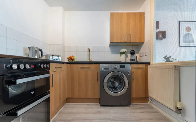 Stylish 1-Bedroom with Balcony near Soho