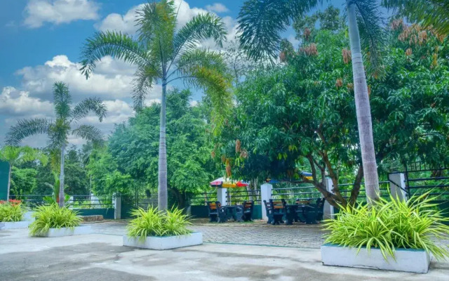 Isuru City Hotel