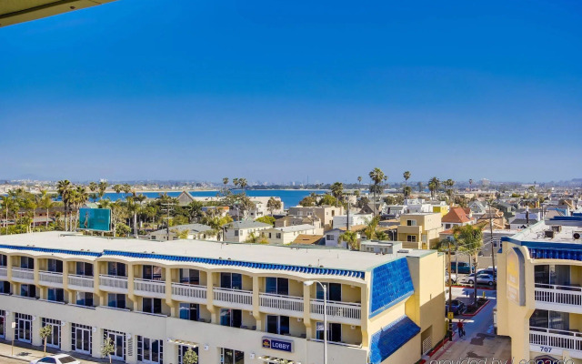 Surfer Beach Hotel
