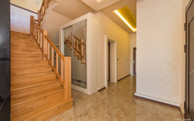 Villa Casa by Villatatilin