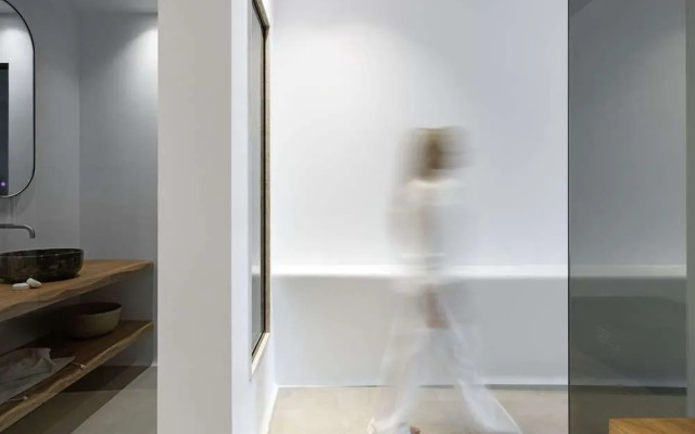 White Art Suites