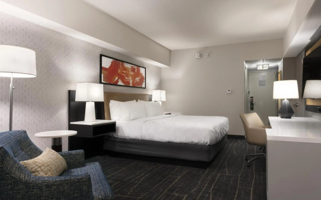 Holiday Inn Chicago Dwtn - Wolf Point