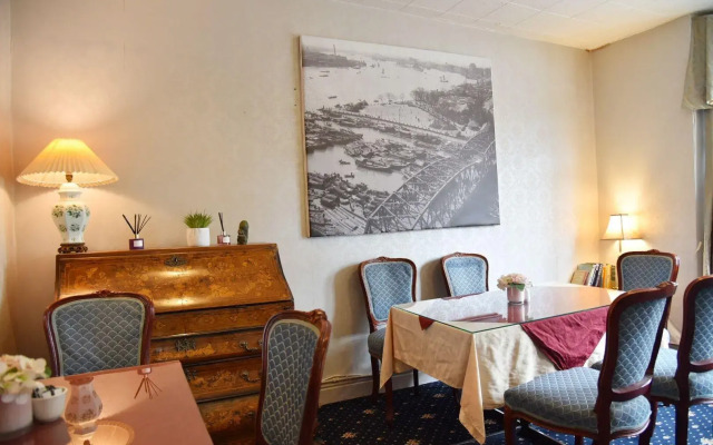 Crystal Hotel
