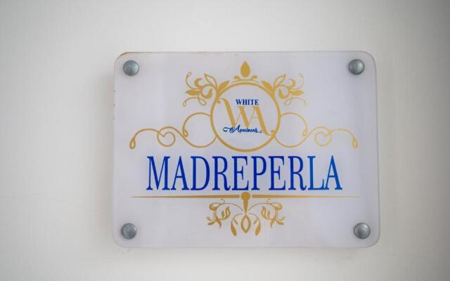 White Apartments & Spa