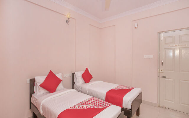 OYO Flagship 10363 Sri Balaji Guest House & Restaurent