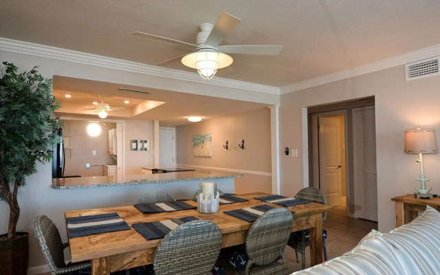 Shoreline 3084 Condo by RedAwning