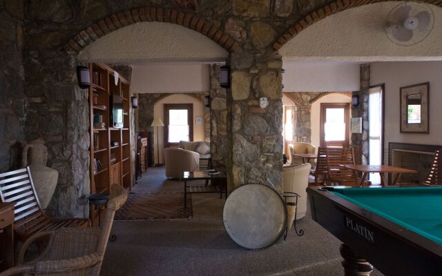 Dionysos Hotel