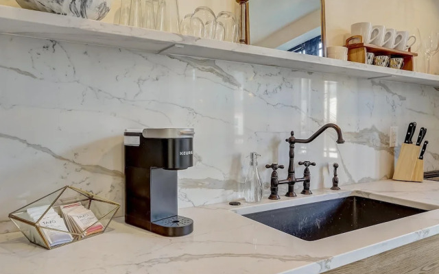 FRONTDESK 313 South St Apts Philadelphia