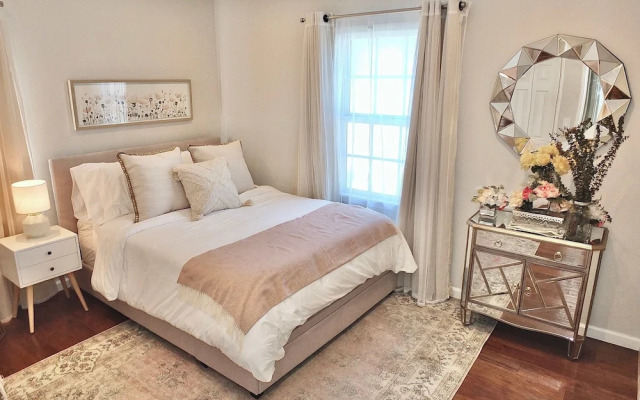 Bellflower Breeze Charming 3 BDR in Long Beach!