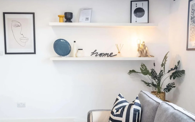 City View Three-bed Premier Apartment London