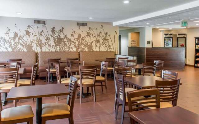 MainStay Suites Pittsburgh Airport