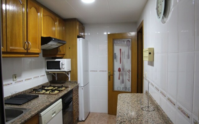 Amplio y comodo apartamento con parking