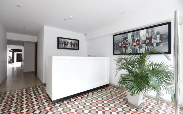 Quiet Romantic Apartment In The Heart Of Barranco