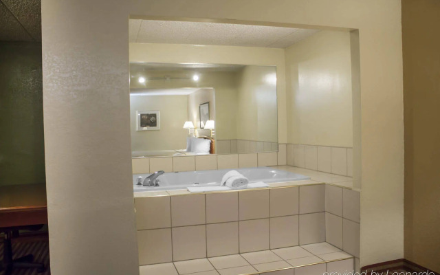 Econo Lodge Wickliffe - Cleveland East