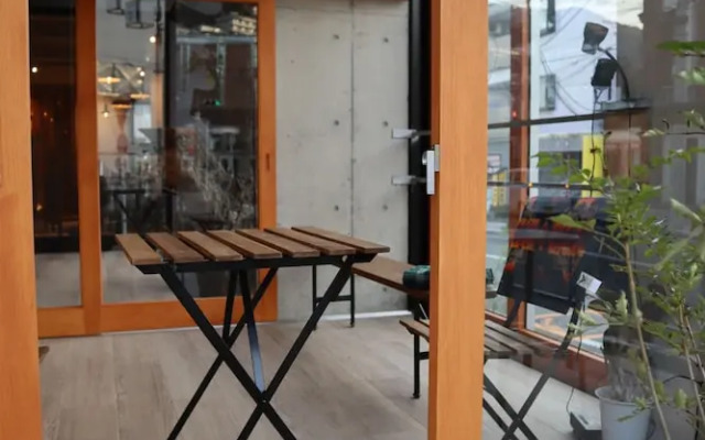 Treeside Hotel & Apartment