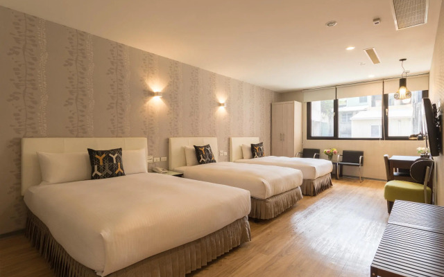 Just Enjoy Business Hotel