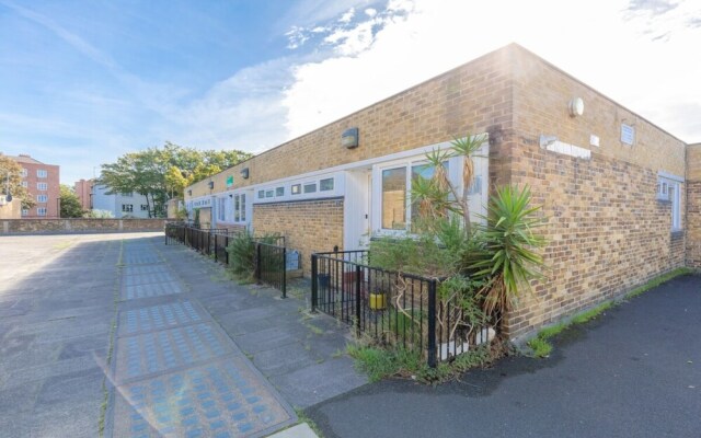 Vibrant 1BD Flat - 8 Mins to Dalston, Hackney!