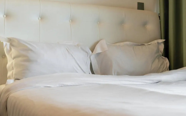 Studio with Canal Views by Bespoke