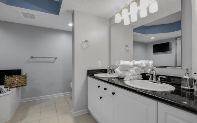 Yacht Club Villas 2-902