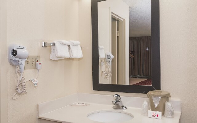 Red Roof Inn Cedar Rapids