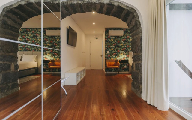 Azores Inn - Family Suites Hostel