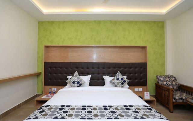 OYO 11666 Hotel Prakash Inn