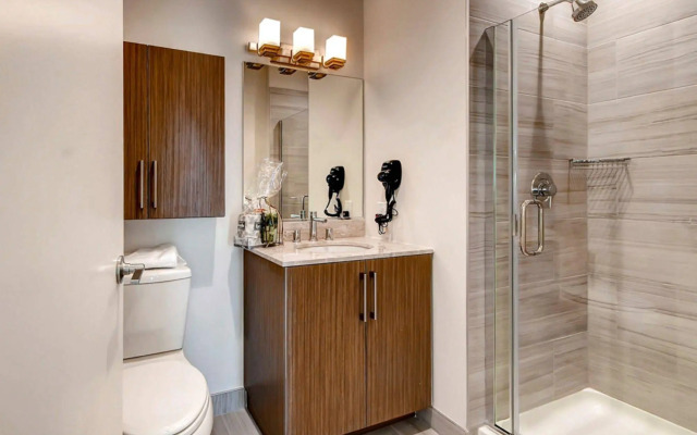 Global Luxury Suites at Newport