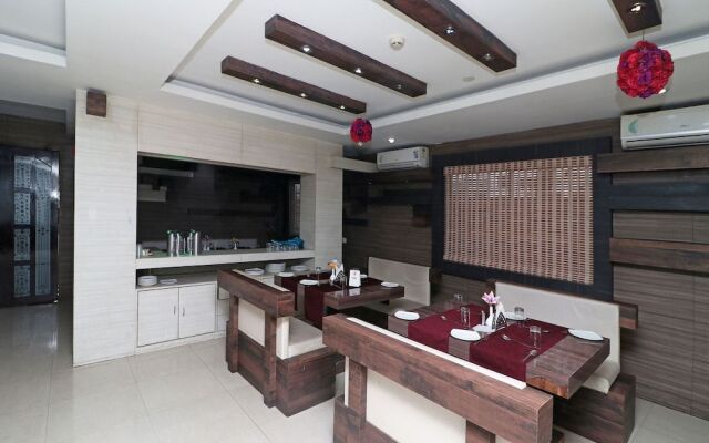 OYO Flagship 14647 Hotel Grand Majesty