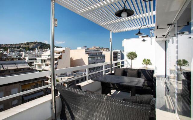 Unique 3 bedrm 3 bathrm apt - Acropolis views! SG69