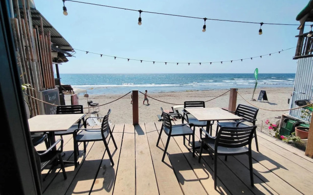 La Ud Lounge and Hostel