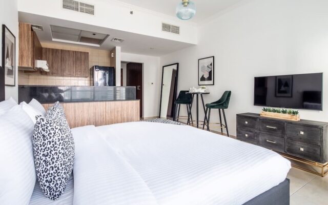 Modern Rustic Studio Apartment in Downtown Dubai