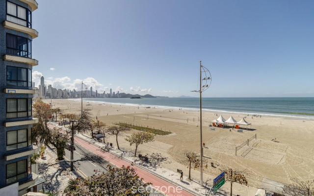 Apto 3Q pé na areia com vista mar CET802