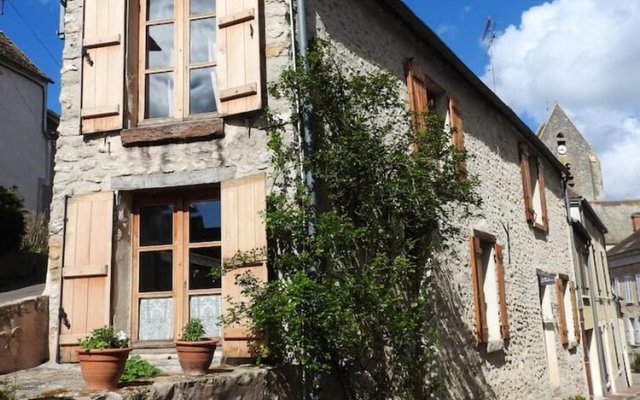 House With 2 Bedrooms in Chalo-saint-mars